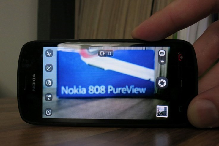 Nokia Pureview 808 (8).jpg